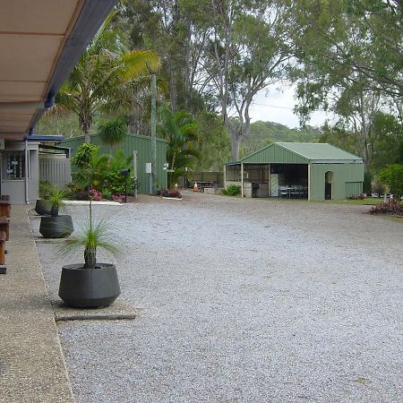 Greenacres Motel / Van Park Benaraby Esterno foto