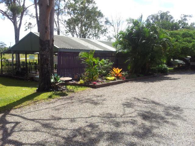 Greenacres Motel / Van Park Benaraby Esterno foto