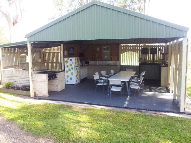 Greenacres Motel / Van Park Benaraby Esterno foto
